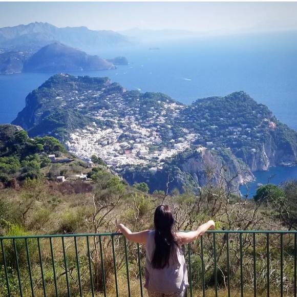 Meet your Posher, Carlene - Picture 1 of 1